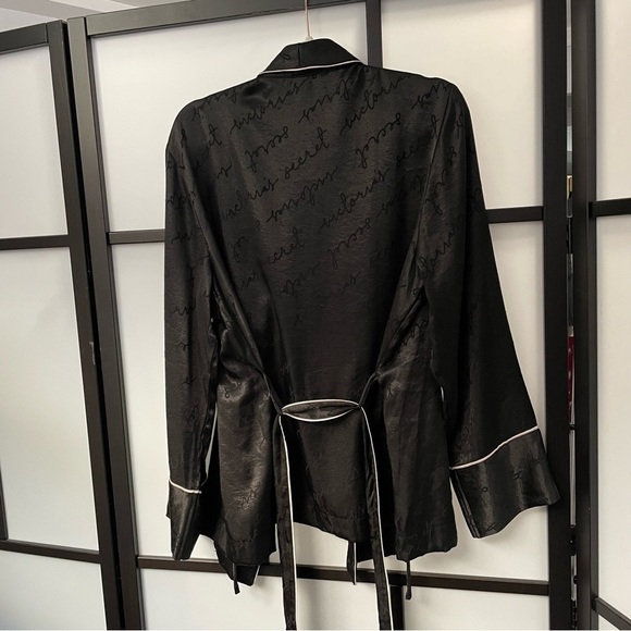 𝅺Victoria Secret Black Satin Robe with Ballet Pink Trim Women’s Lingerie - Picture 10 of 16